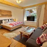 Mama * Haus im Ennstal